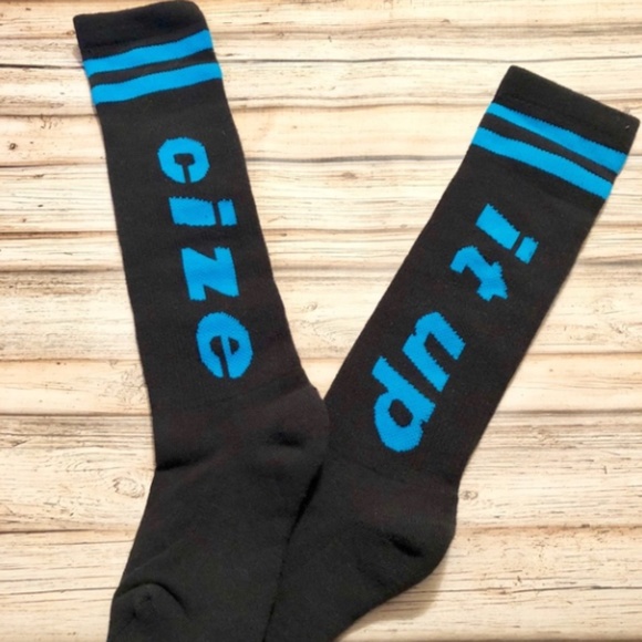 NEW Cize It Up Socks Beachbody - Picture 1 of 2